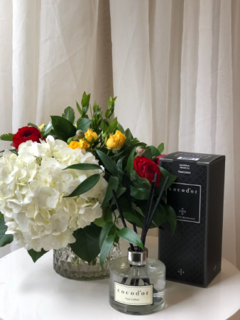 Forever Fragrant Vase Arrangement with Diffuser