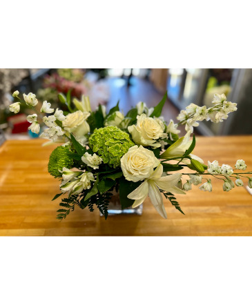 Fresh Meadow Floral Arrangement in Darien, CT | DARIEN FLOWERS