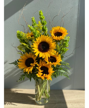 Field of Sunflowers! Vase Arrangement in Bend, OR | AUTRY'S 4 SEASONS FLORIST
