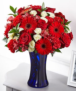 FTD Hearts Embrace Bouquet 