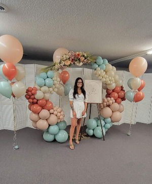 Full Circle Arch With Swag Balloons