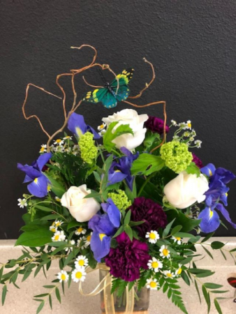 GARDEN DELIGHT FLORAL ARRANGMENT