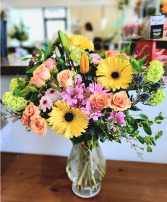 Garden Delight Vased Floral Arrangement