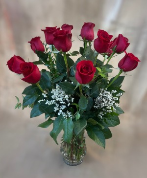 Classic Dozen Vase Arrangement