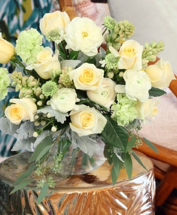 Garden Glamour Lifestyle Arrangement in New York, NY | FLOWERS BY RICHARD NYC