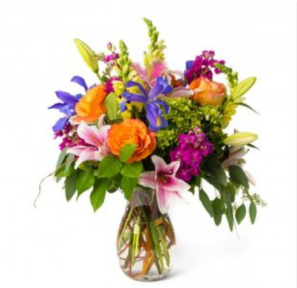 Garden loves Vase of mixed flowers