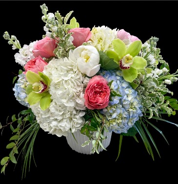 Garden of Grandeur Fresh Arrangement in Saint Simons Island, GA | A COURTYARD FLORIST