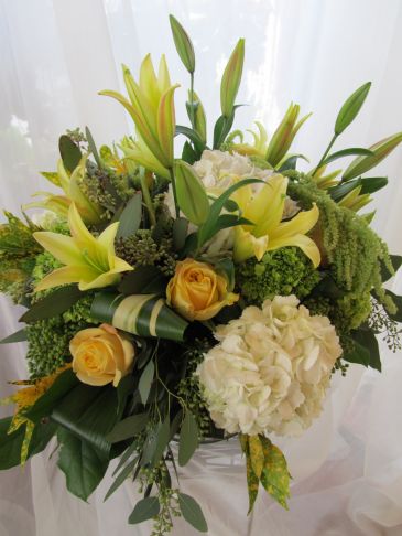GARDEN OF SUNSHINE Vase Arrangement in Woodbridge, ON | PRIMAVERA FLOWERS & MORE LTD.