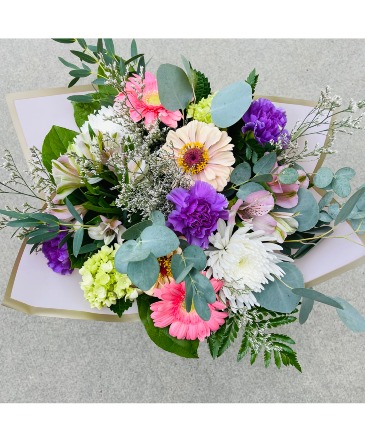 Garden Pastel Handtie Handtied Bouquet in Kelowna, BC | MISSION PARK FLOWERS