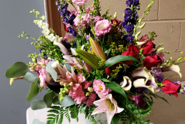 Garden style centerpieces  in Kirtland, OH | Kirtland Flower Barn