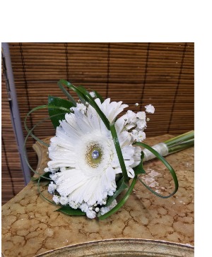 Gerbera Daisy hand bouquet 