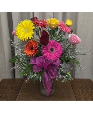 Gerbera & Roses Premium Mixed Floral Arrangement