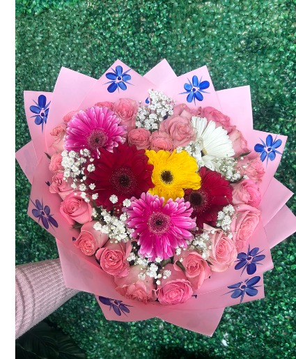Gerberas and roses ramo  