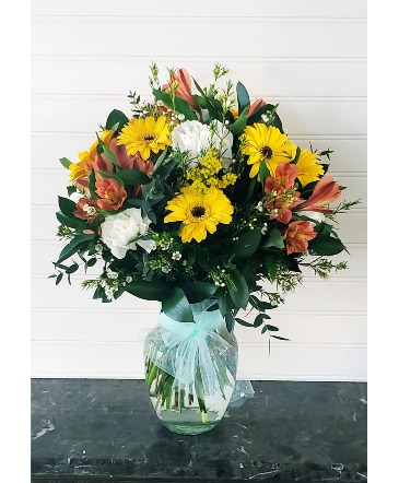 Gina's Delight Only at Mom & Pop's in Ventura, CA | Mom And Pop Flower Shop
