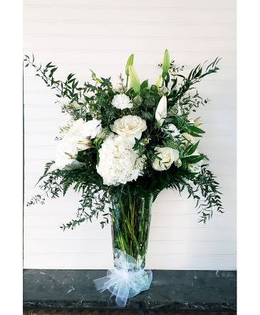 Gina's Large Sympathy Only at Mom & Pop's in Ventura, CA | Mom And Pop Flower Shop