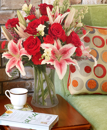 Glamorous Lifestyle Arrangement in Albany, NY | Ambiance Florals & Events