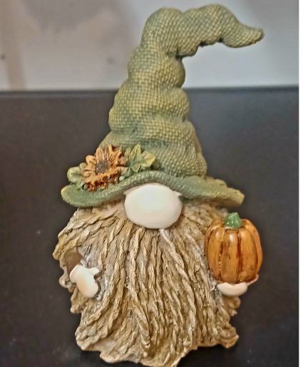 Gnome with Pumpkin gift