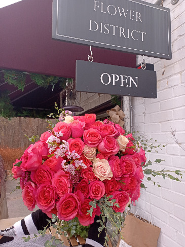 Go Big or go Home 50, 75 or 100 Roses in Glastonbury, CT | THE FLOWER DISTRICT