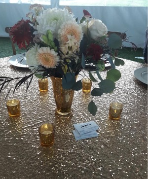 gold tones centerpiece reception
