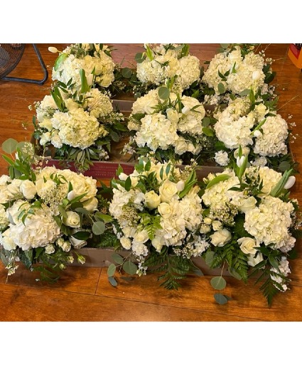Golden Elegant Centerpiece Golden Elegant Bouquets