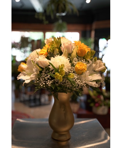 Golden Morning  Lush Bouquet 