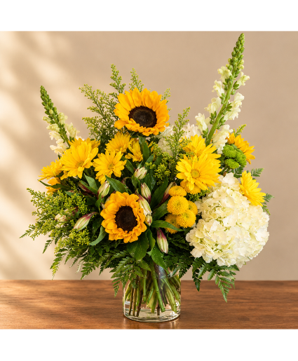 Golden Radiance Elegant, luminous, and perfect for highlighting the golden tones of the sunflowers.