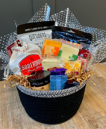 Gourmet Basket  in Wayne, NE | Bloom & Grace