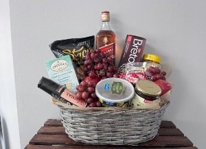 Whisky/ Scotch Gourmet Basket Cheese, Sausage, Fruit