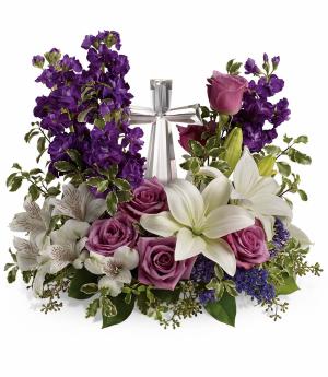 Grace and Majesty Bouquet T11E405