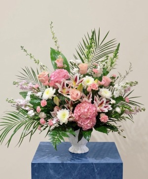 Graceful Memories Arrangement