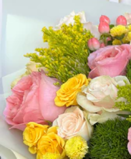 Graduation Basic wrapped bouquet/ laydown bouquet Designer's Choice