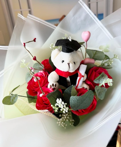 Sweetie Graduation Bouquet Soap Roses