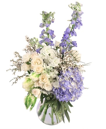Grand Expression Vase Arrangement in Darien, CT | DARIEN FLOWERS