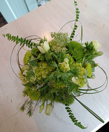 Green and White  Floral Arrangement  in Glastonbury, CT | THE FLOWER DISTRICT