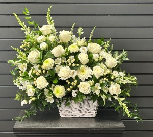 Green & White Basket Spray 