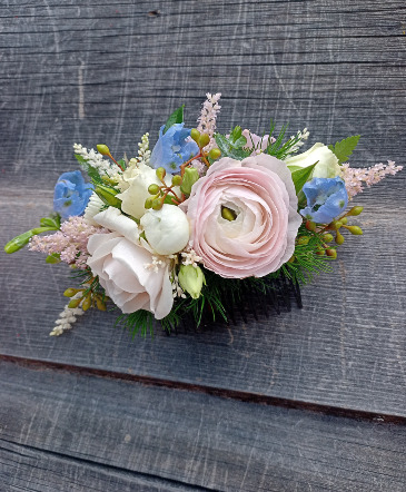Hairpiece  in Glastonbury, CT | THE FLOWER DISTRICT