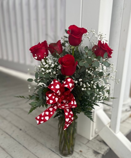 Half dozen premium roses Classic and Traditional
