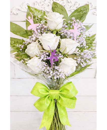 Half dozen white rose bouquet Presentation style 
