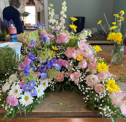 Half Urn Wreath 