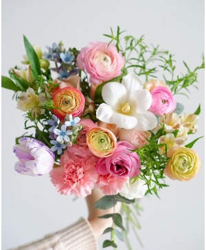 Hand Tied Bouquets and Hair Pieces 