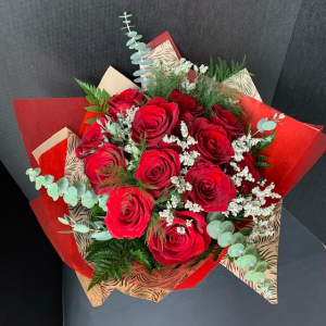 Hand-tied Dozen Roses Bouquet