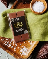 Harvest Chocolate Vanilla Sea Salt Bar 