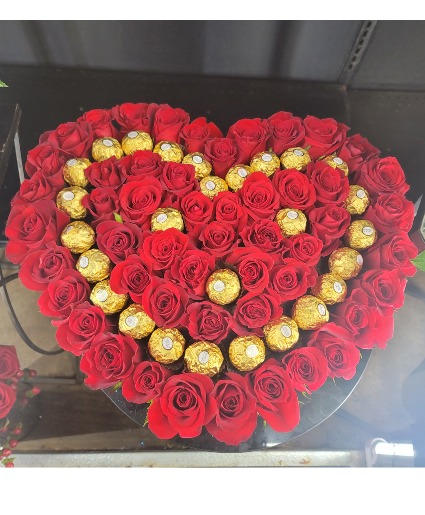 HEART ROSES CHOCOLATE HEART BOX 