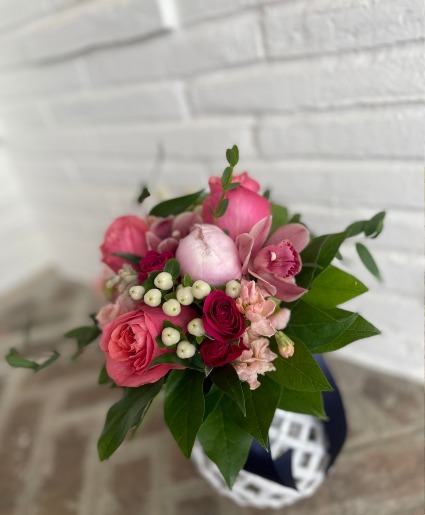 Heartbreaker Handheld Bouquet 