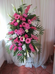 Heartfelt memories Standing spray