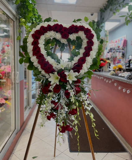 Heartfelt Tribute Standing Heart