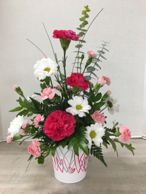 V100 - Hearts Delight Arrangement
