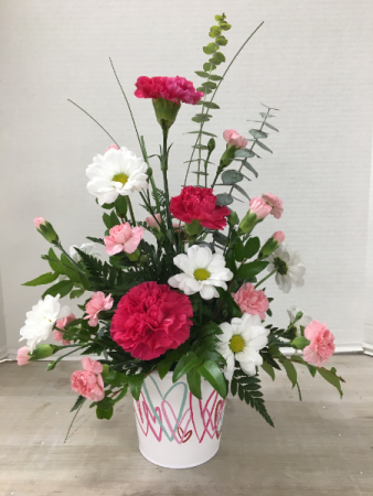 V100 - Hearts Delight Arrangement