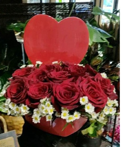 Hearts Embrace Valentines Roses