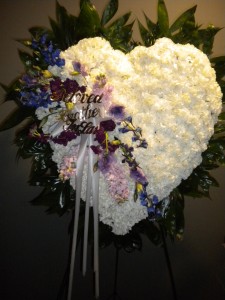 HEAVENLY HEART STANDING SPRAY